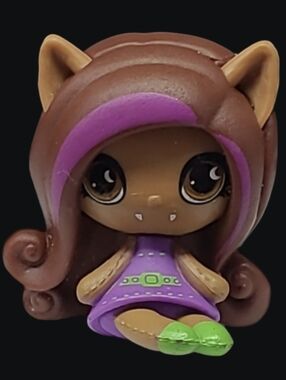 2015 MATTEL SERIES 1 MONSTER HIGH MINI GHOULS "CLAWDEEN WOLF" DOLL FIGURE